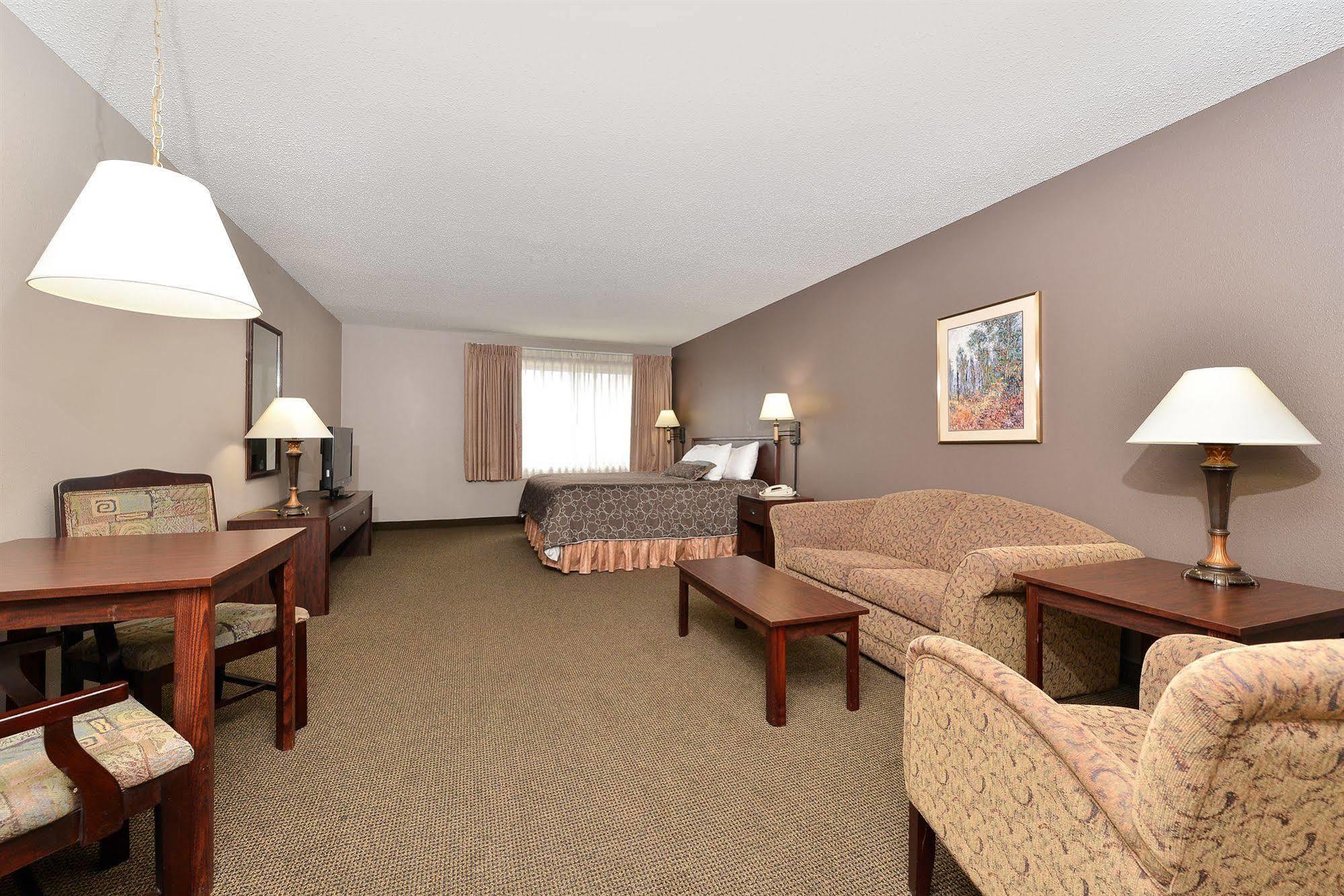 Kelly Inn 13Th Avenue Fargo Buitenkant foto